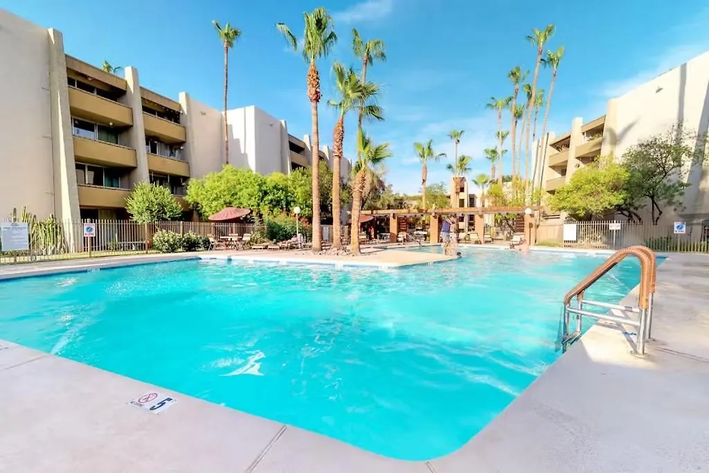 Renovated Condo With Pool, Spa, & Gym Access Scottsdale