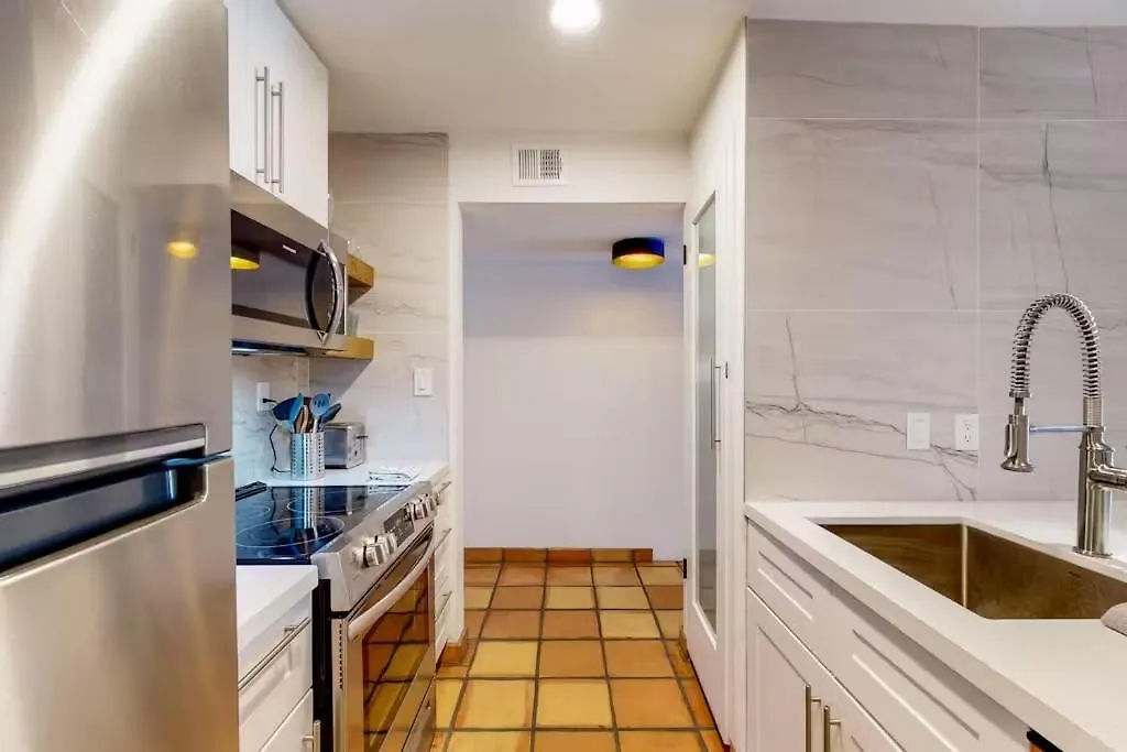 Ferienhaus Renovated Condo With Pool, Spa, & Gym Access Scottsdale
