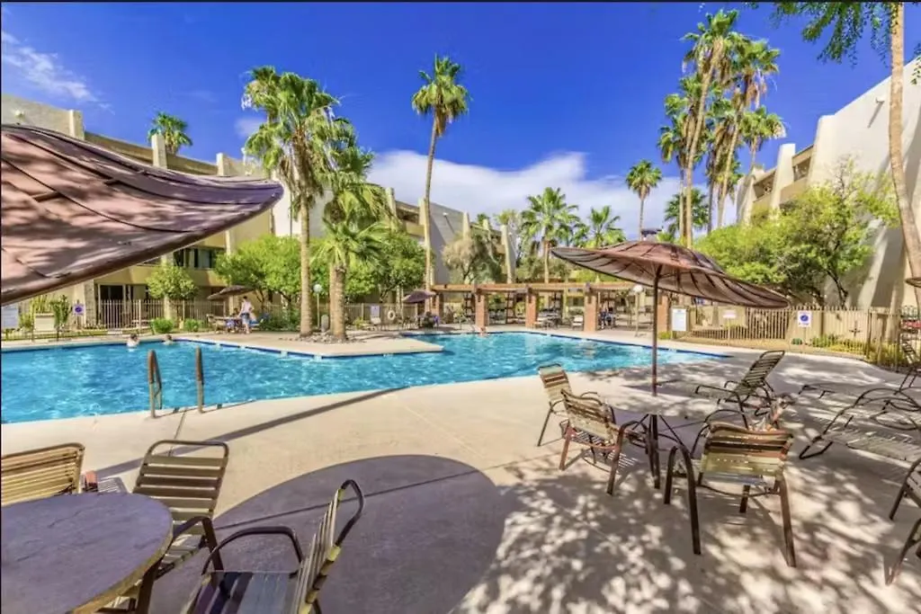 Renovated Condo With Pool, Spa, & Gym Access Scottsdale