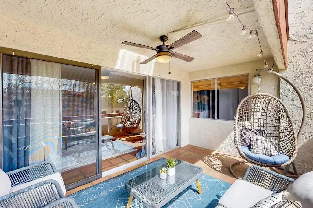 Renovated Condo With Pool, Spa, & Gym Access Scottsdale USA